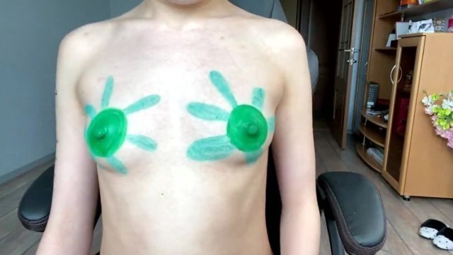 Body painting on the theme - coronavirus on the chest and pussy - PornGO.com